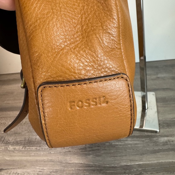 BNWOT Fossil Buckner Tan Leather Messenger Bag $268 - Picture 8 of 13